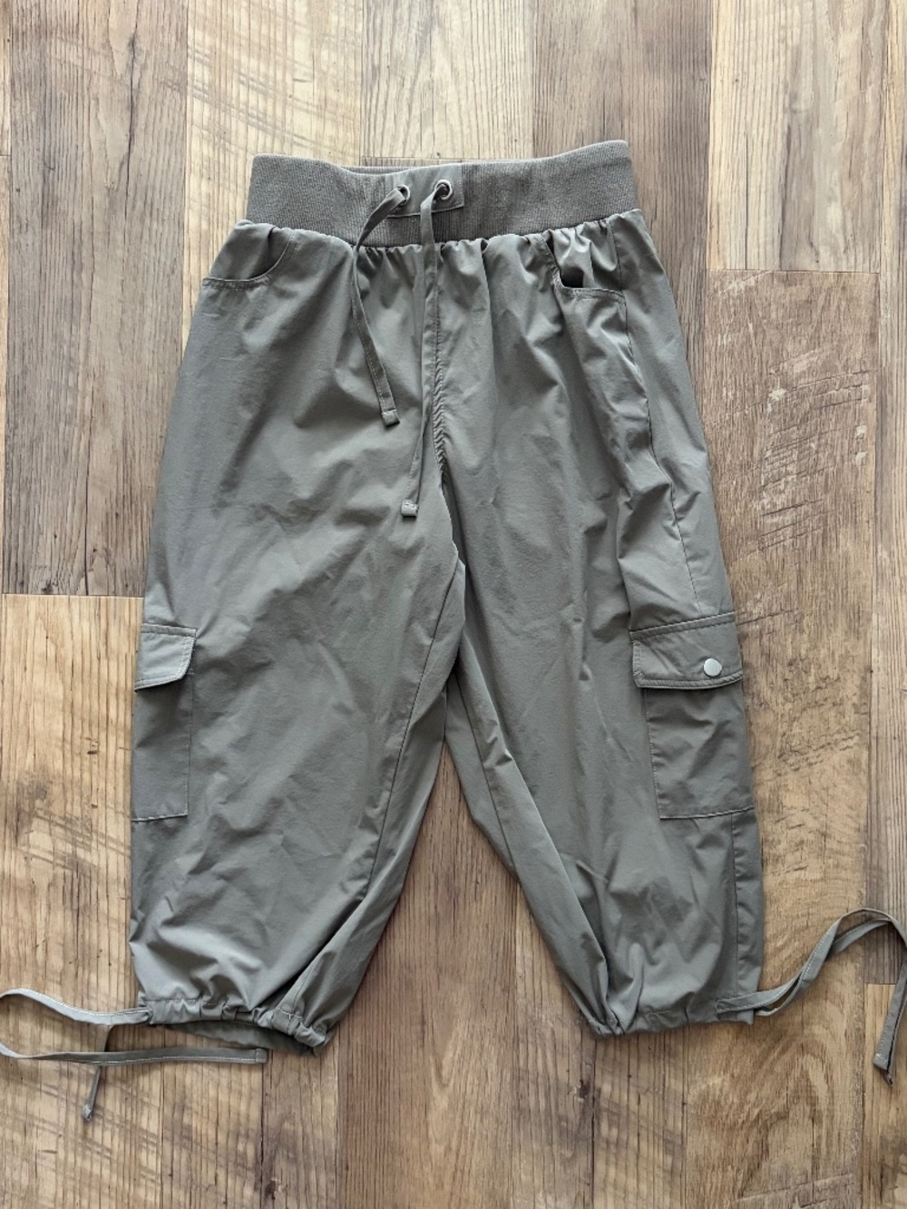 Rosvigor Women's Cargo Capris